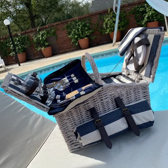 Picnic Basket Wicker Complete for 4 Super Cute! - Picture 2 of 15